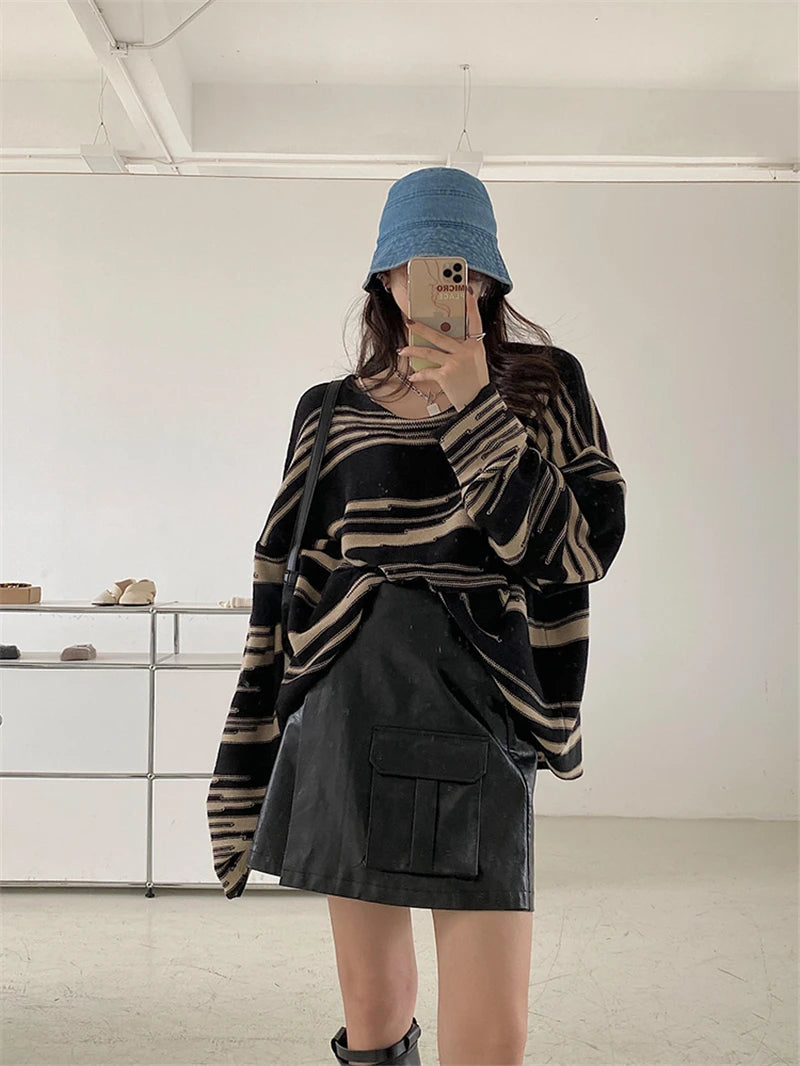 Women’s Striped Long Sleeve Loose-Fit Knitted Jumper