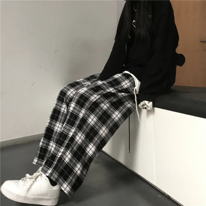 Women's Oversized Black Sweatpants - Loose Fit and Elastic Waistband