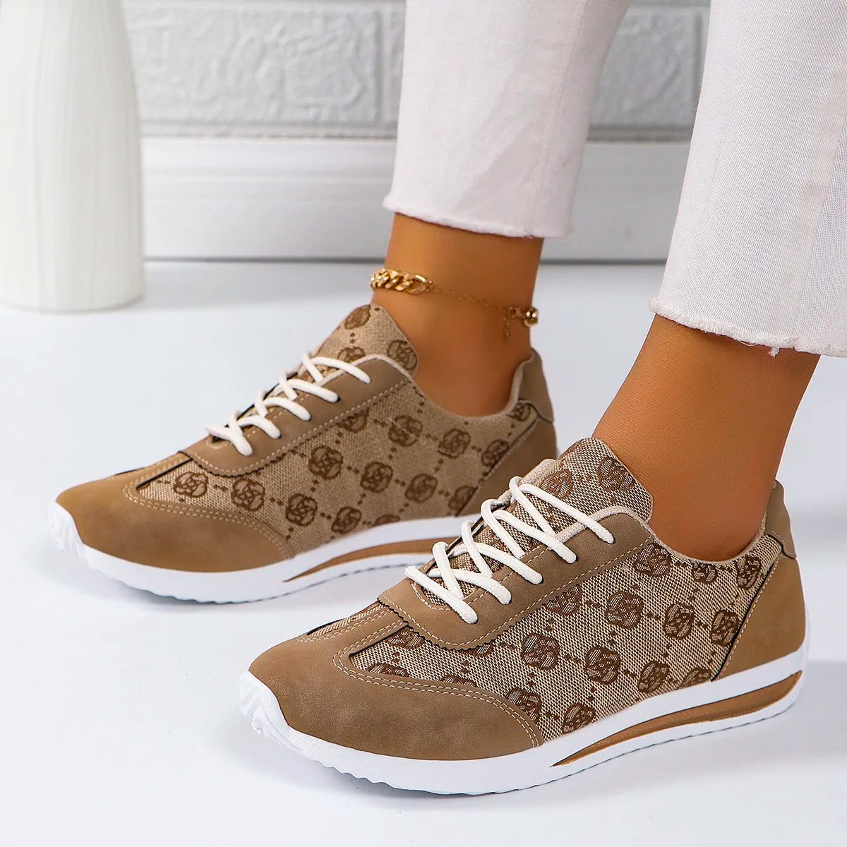 Women's Casual Lace-Up Walking Sneakers – Comfortable and Versatile Flat Design